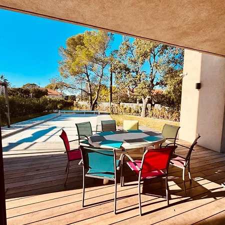 Magnifique Contemporaine Climatisee Piscine Ref Notre Dame
