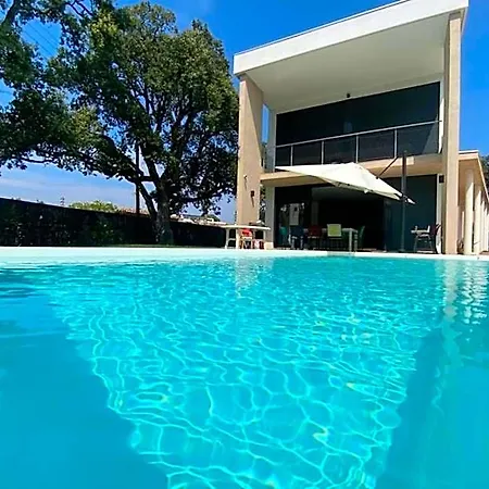 Magnifique Contemporaine Climatisee Piscine Ref Notre Dame *